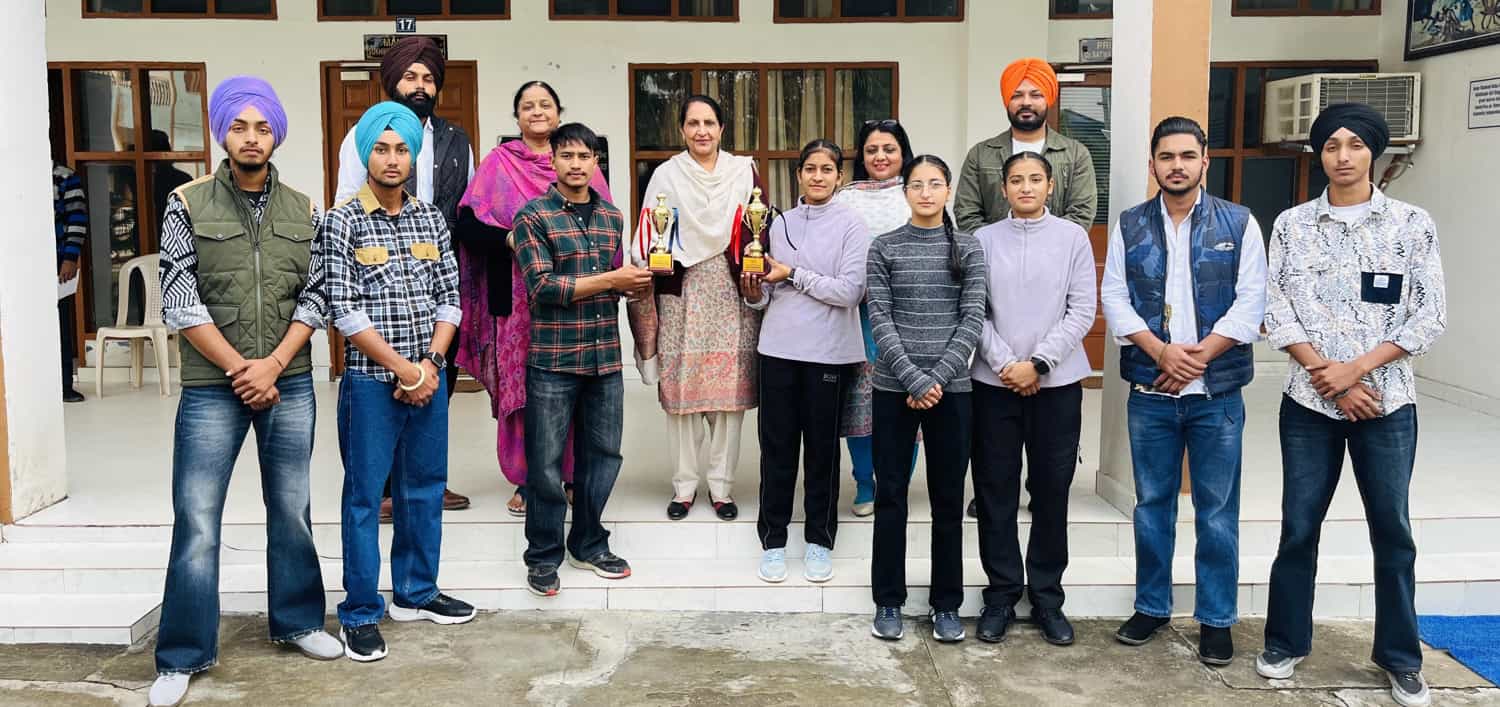 Bela College won the championship in the university inter-college rowing competition